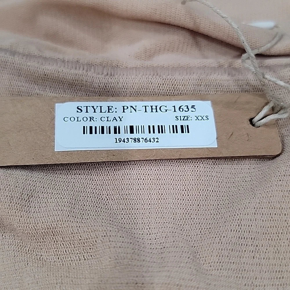 SKIMS Kim Kardashian Women's XXS Thong Panties New w/ Tags!